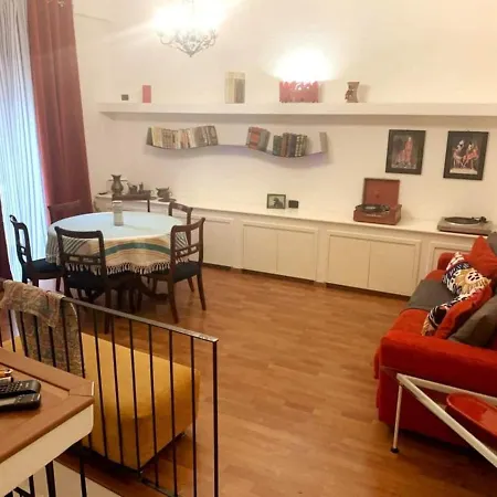 Alloggio Accogliente E Luminoso Con Comodi Collegamenti Di Trasporto Ferienhaus *