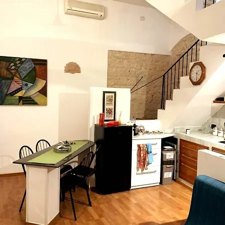 Alloggio Accogliente E Luminoso Con Comodi Collegamenti Di Trasporto Tatil Evi Bari